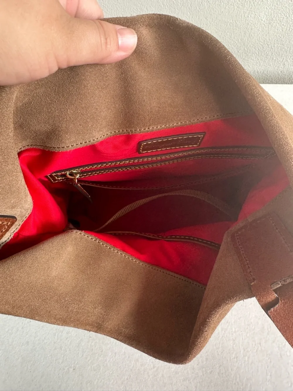 Dooney & Bourke crossbody hobo sculpted from soft suede - Picture 4 of 14